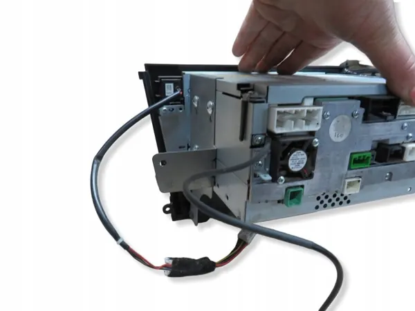 Subaru Outback III Radio Navigation OEM Y39554271 image 8