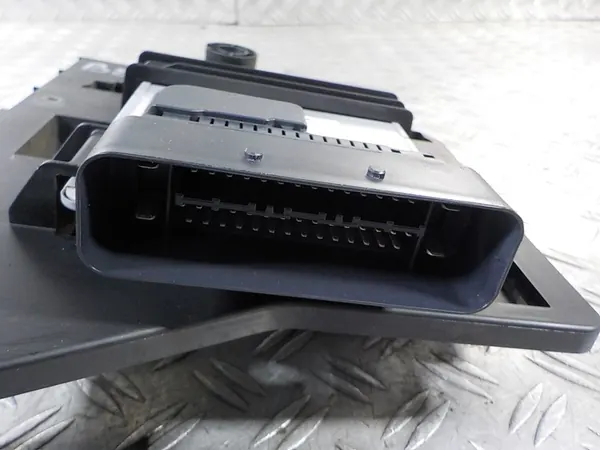 Volkswagen PASSAT B8 14- Suspension Controller 5Q0907376 image 3