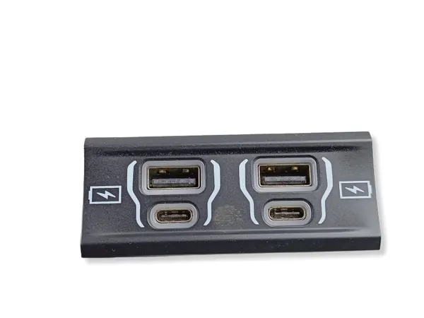 Enchufe USB Jeep OEM P68572629AA - Usado image 5
