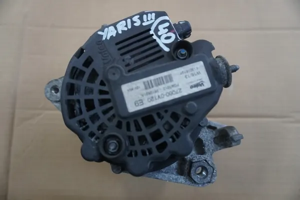 TOYOTA YARIS III 2011-2014 Vaihtovirtageneraattori 1.33B 27060-0Y120 image 3