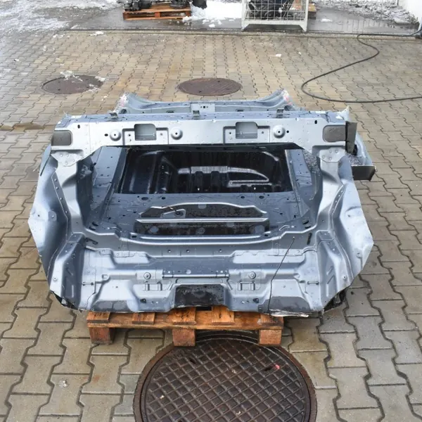 Bakstötfångare OEM A2056404000 för Mercedes C-klass W205 image 5