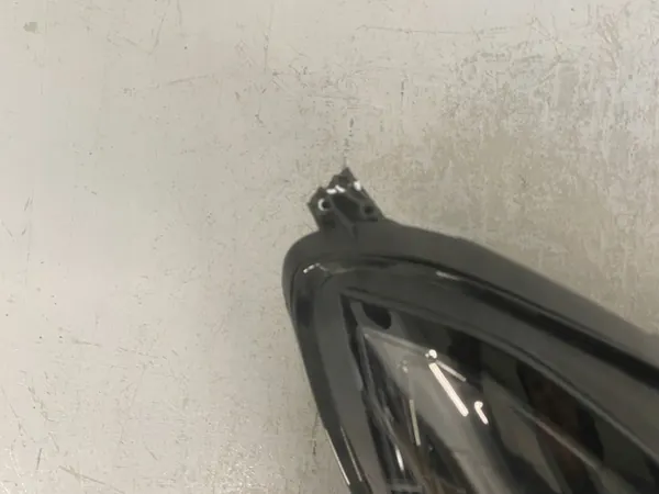 Oikea etuvalo Opel Corsa E image 7