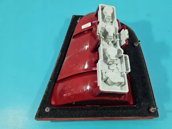 Vänster Bakljus 00-10 Lift Skoda Octavia I HB OE 1U6945095 image 4