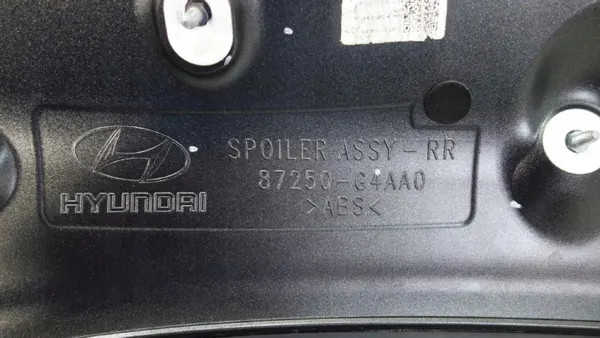 Spoiler OEM 87250-G4AA0 para Hyundai i30 III Fastback image 7