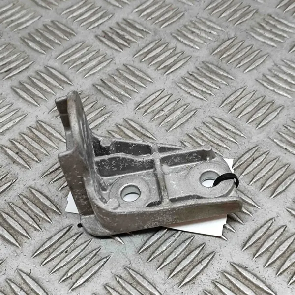 Mercedes-Benz GLC C254 2022 Avgasfäste OEM A2064920800 image 2