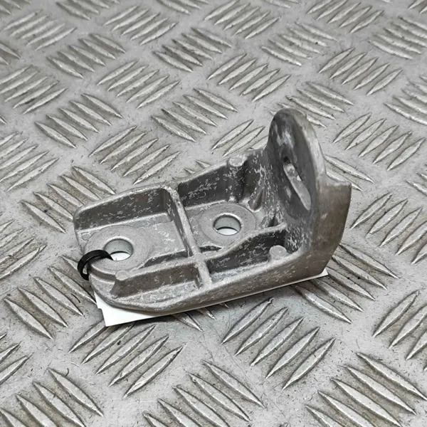 Mercedes-Benz GLC C254 2022 Avgasfäste OEM A2064920800 image 3