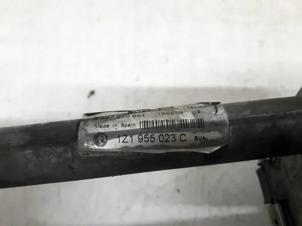 Pyyhkijän moottorin mekanismi Skoda Octavia 2 II 04-12 image 6