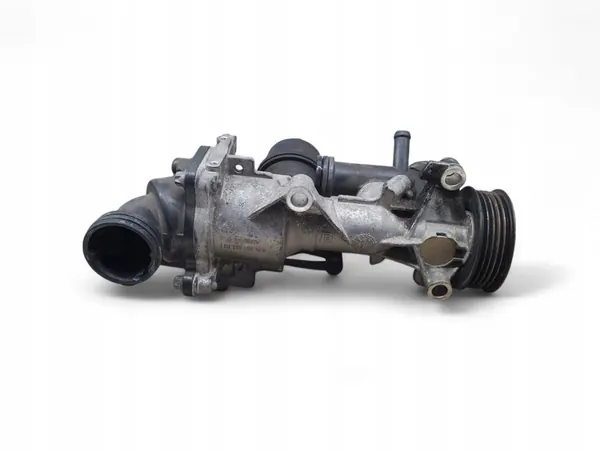 Vattenpump Mercedes-Benz GLA W156 A2702000007 image 5