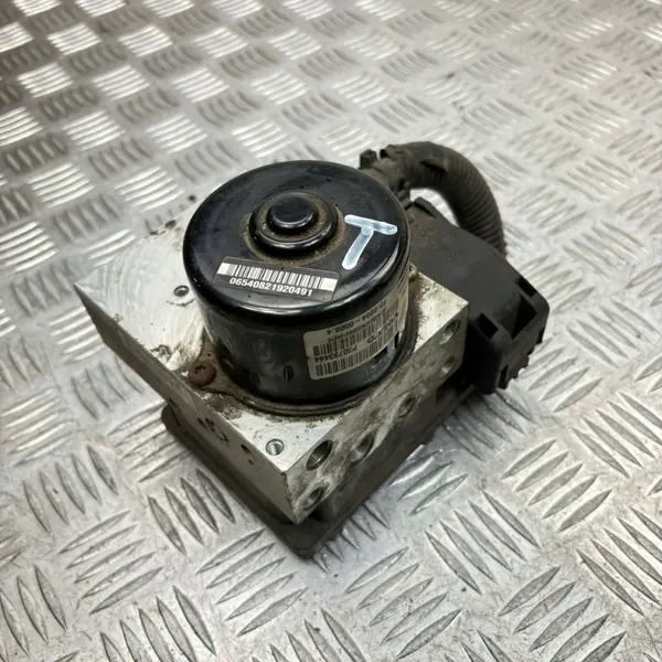 Pompe ABS OEM 30793445 pour Volvo XC90 I 2.4L Diesel image 2