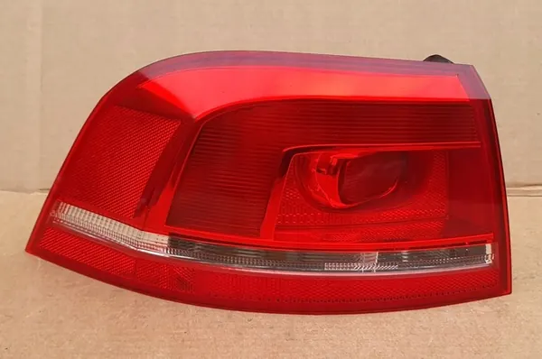 LÁMPARA TRASERA IZQUIERDA VOLKSWAGEN PASSAT B7 3AF945095A image 2