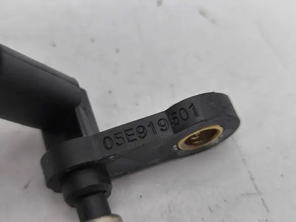 Sensor Temperatura Líquido OEM 05E919501G Audi A1 image 3