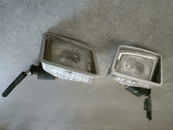 OEM DRC87987 Volkswagen Luz de Matrícula - Usado image 2