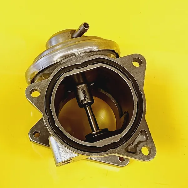 EGR-venttiili Seat Leon 1.9 TDI 038131501S / 038129637D image 7