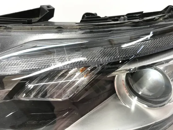 Peugeot 2008 Voorlamp Links 9825313980 image 4