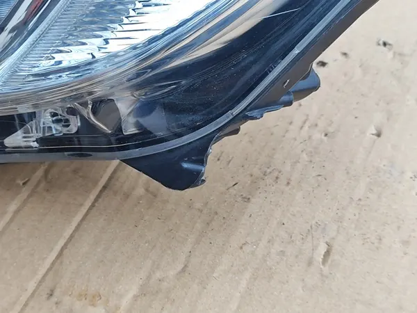 OPEL ASTRA J IV 2009-2012 Vasemman Puolen Ajovalot 13253646 image 4