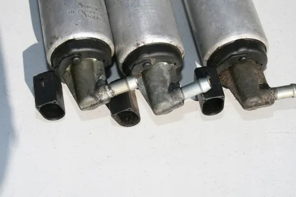 Brandstofpomp MERCEDES W220 4.0 CDI A 000 478 13 01 image 4