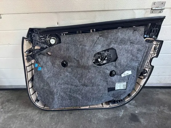 Mercedes C205 Dörrlyft OEM LLL5851 Vänster Fram image 4