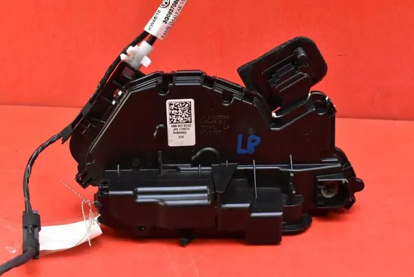 Vänster Framdörrslås VW Passat B8 19-21 5NB837015D image 4