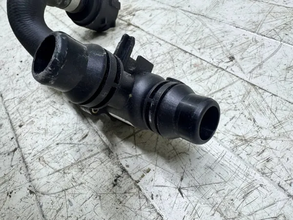 Mercedes Thermostat Wasserleitung OEM A0005010100 image 3