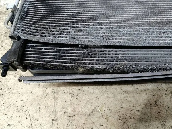 Hyundai ix35 09-15 LIFT 1.7 CRDI Conjunto de radiador image 3