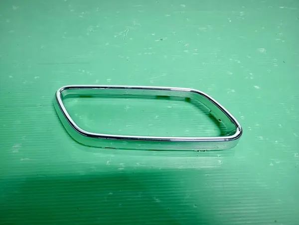 Mercedes-Benz OEM A2068858403 Oikea Taka Pakoputken Koriste image 2