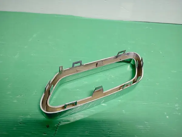 Mercedes-Benz OEM A2068858403 Oikea Taka Pakoputken Koriste image 3