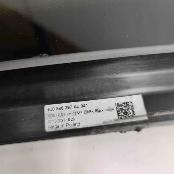 Porsche Taycan linker achterruit OEM 9J0845297AL image 6