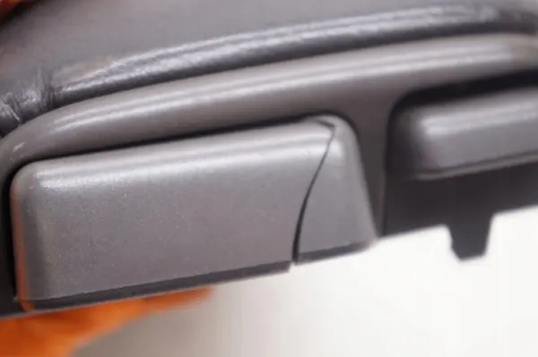 Accoudoir tunnel cuir noir OEM pour Volvo C70/V70 image 7