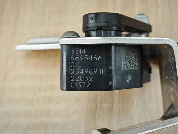Valonohjaussensori OEM 6895466 Vasen Taka BMW image 4