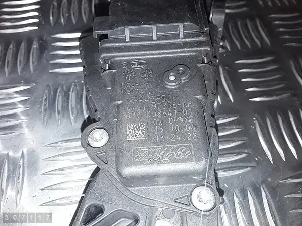 VOLVO V50 2004 2.0D - Gaspedal 4M51-9F836-AH image 4