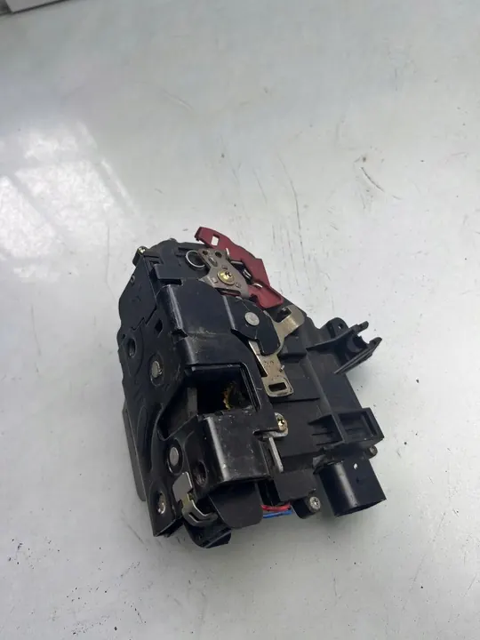 Audi A4 S4 B6 8E Dörrlås PA66306GF image 4