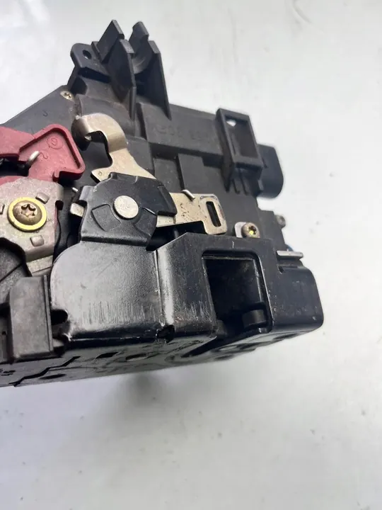 Audi A4 S4 B6 8E Dörrlås PA66306GF image 6