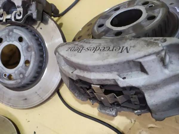 Discos e Pinças de Travão Mercedes-Benz OE - Usados image 8
