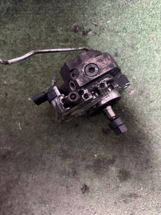 Bosch inspuitpomp OEM 7798333 voor BMW 2.0d/3.0d image 4