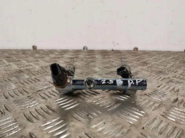 Inyector Subaru OE OEM 16611AB030 - Usado image 4