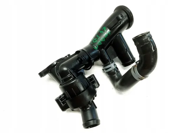 SKODA FABIA III 1.4 TDI Carcasa de Termostato 04B121071A image 2