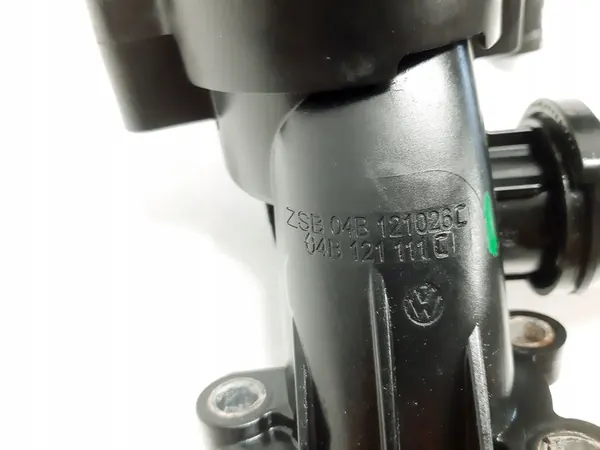 SKODA FABIA III 1.4 TDI Carcasa de Termostato 04B121071A image 4