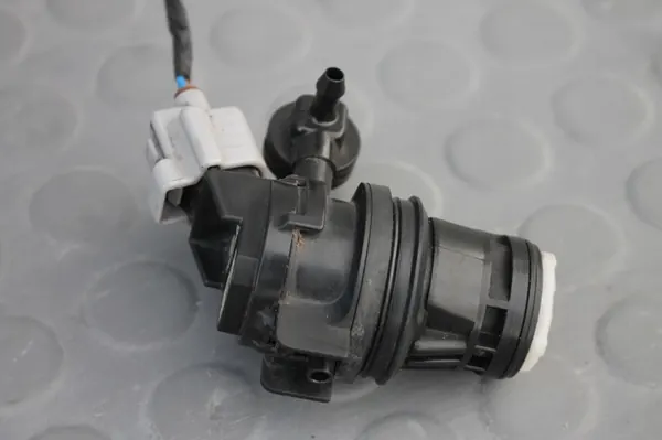 Ruitensproeierpomp Kia Soul II 14-19 image 2