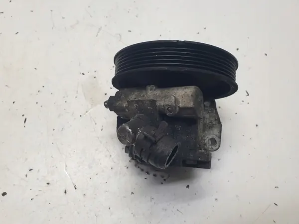 Pompe de direction assistée Mercedes-Benz A6112300115 image 3