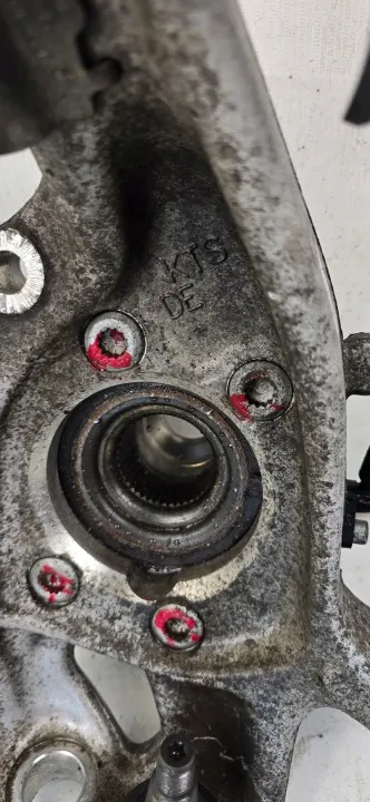 Pivot de direction avant gauche OEM R8K0407257 Audi image 3