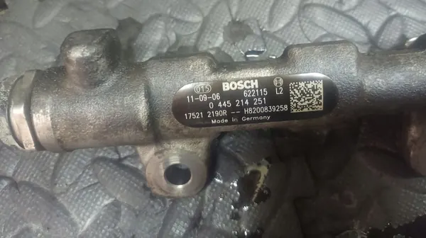 Injectorenrail Renault Trafic 2.0 DCI image 2