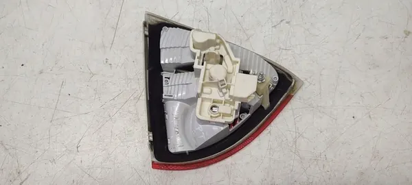 BMW OE 7160064 Luz Trasera image 4