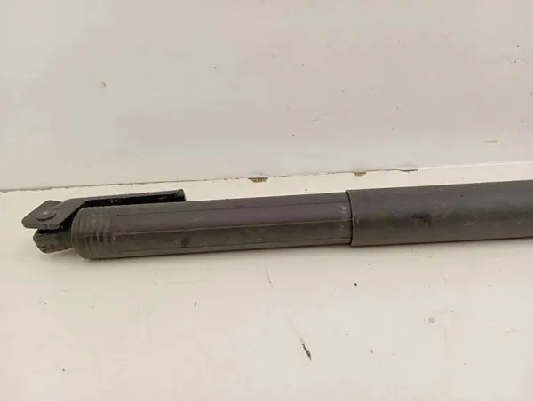 Porsche OEM 95B827851C Amortecedor Esquerdo Porta-Malas - Usado image 4