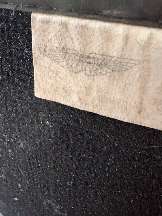 Tapis passager OEM MY83-18323-AAW Aston Martin DBX image 3