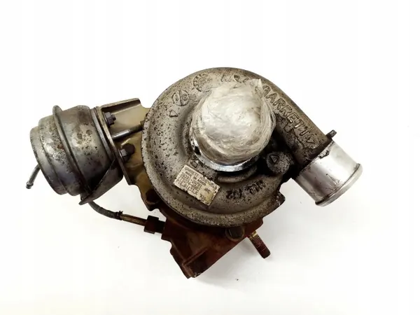 Turbo HYUNDAI I30 (GD) 1.6L Diesel 81kW 2013 image 3