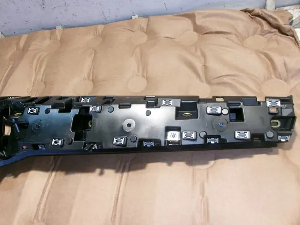 Audi A7 C8 konsoli kiinnityslista OEM 4K1857736 image 7