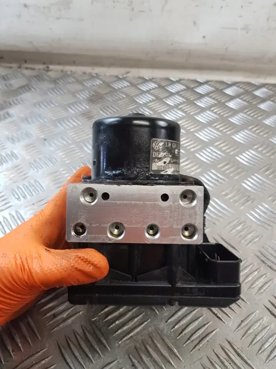 Volkswagen OE 1J0614217E 1J0907379Q ABS-pump image 3