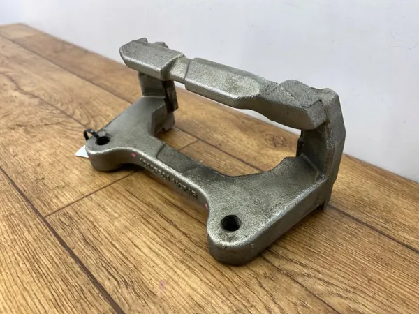 Soporte OEM A010F201 Dodge Ram 1500 2019+ USA image 4