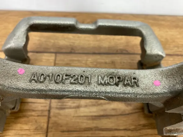 Soporte OEM A010F201 Dodge Ram 1500 2019+ USA image 6