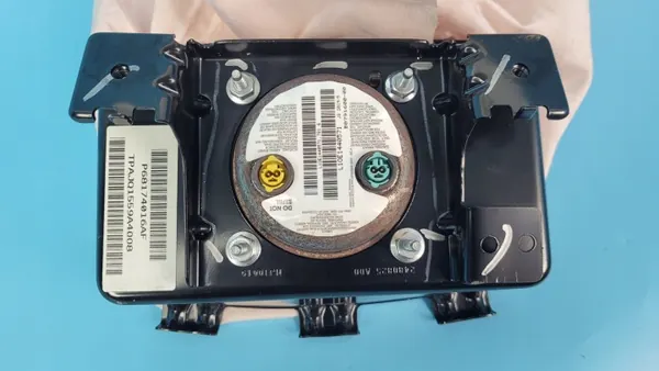 Dodge Challenger SXT Passagerar Airbag OEM 68174016AF image 3